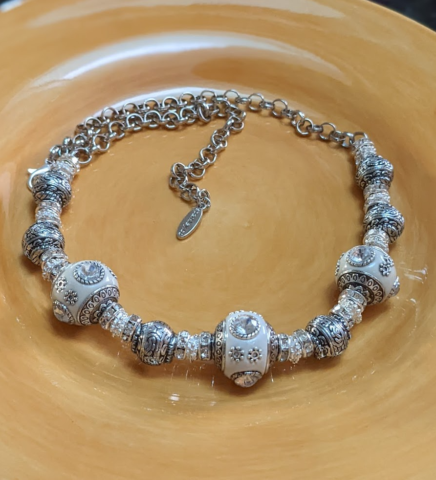 Black and White Retro Kashmiri Necklace