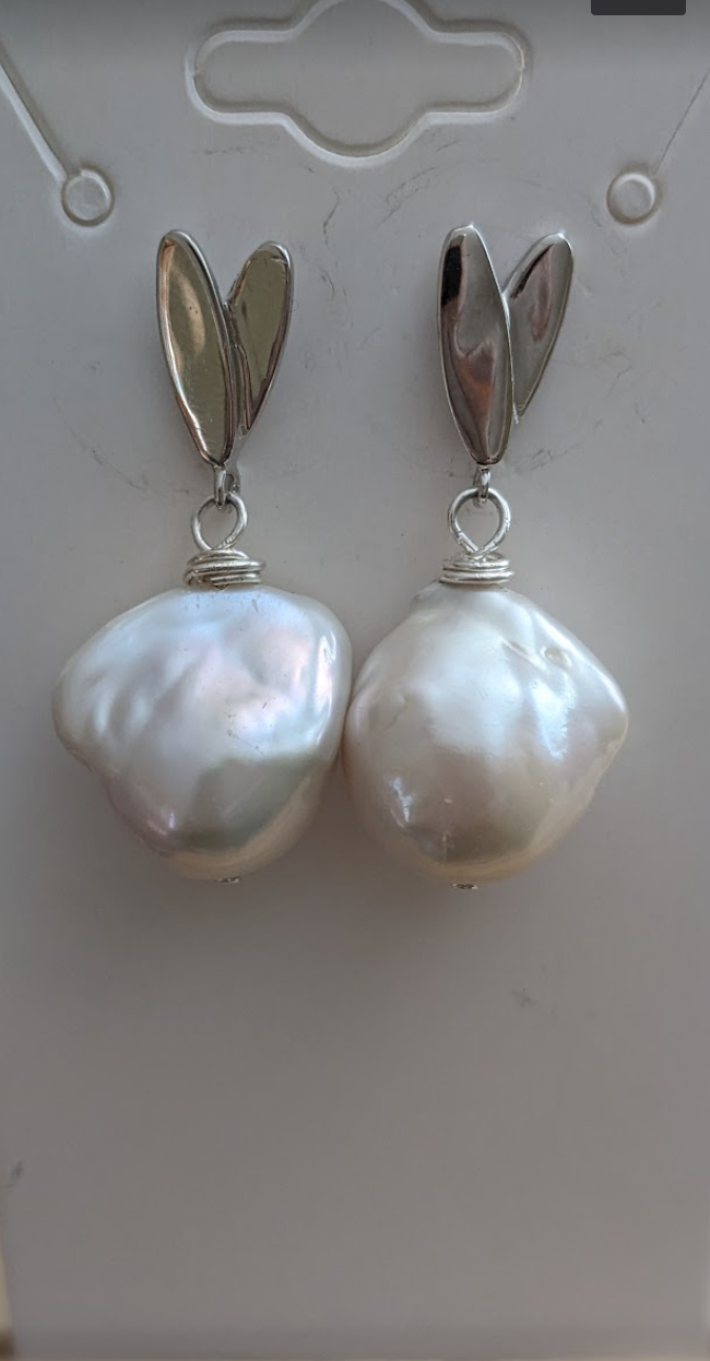 Baroque pearl silver earring