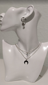 Dainty moon crescent pendant (color, silver)