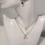Dainty disc pendant (color, gold)