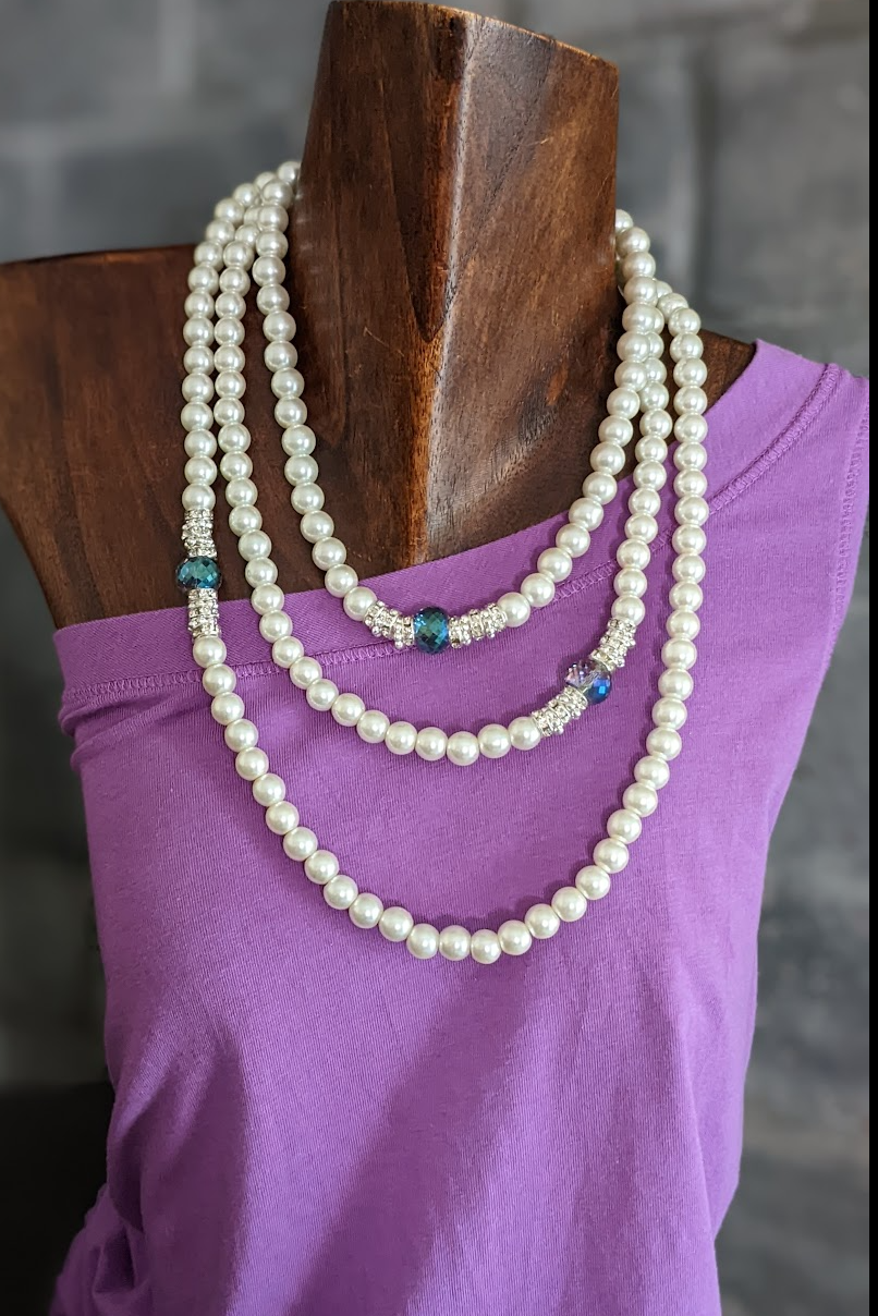 Pearl necklace with bright sparkling centerpiece (1920's Flapper style) ON SALE!